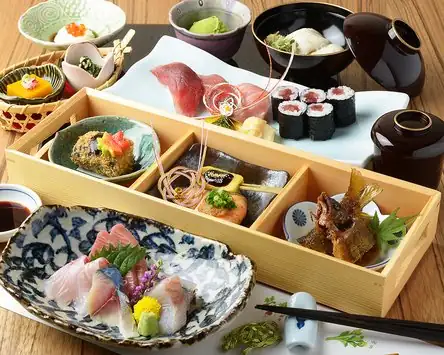 Japanese washoku course with sashimi and sushi, a Nagoya food experience
